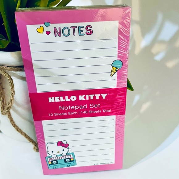 Hello Kitty Notebook Bundle - Picture 6 of 6